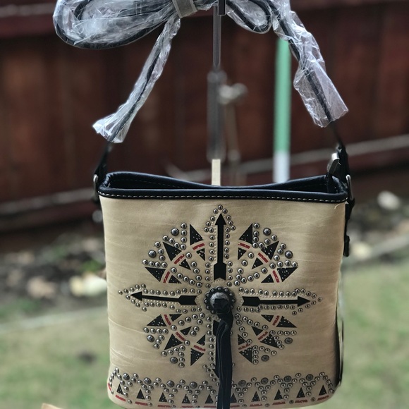 Montana West Handbags - Montana West Beige Crossbody